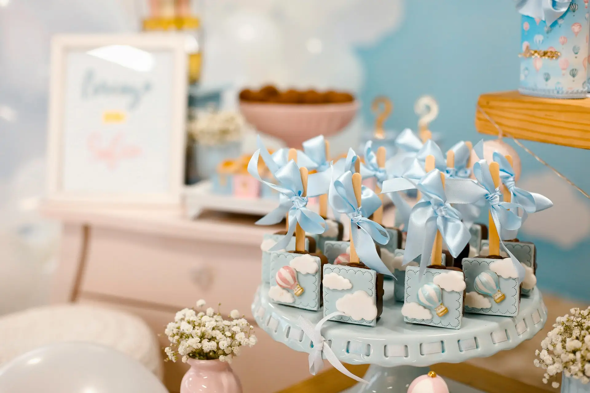 Which Colour Scheme Works Best for Your Party Theme? The Psychology Behind Backdrop Design